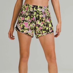 NWT Lululemon Hotty Hot High Rise Short 4”